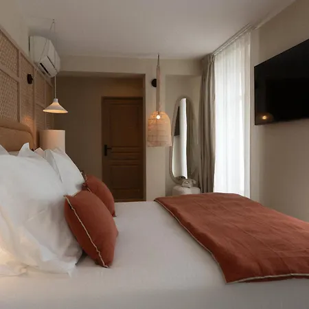 Roc Seven Hotell