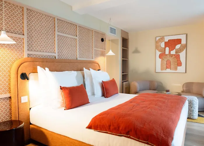 Roc Seven Hotel 4*