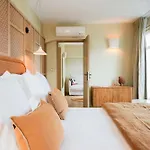 Roc Seven Hotel