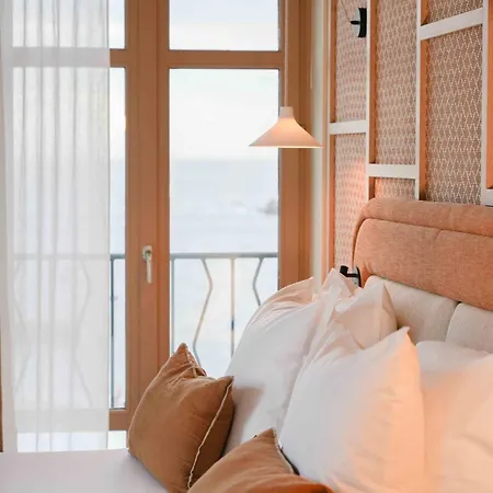 Les Baigneuses De Hotel 3*