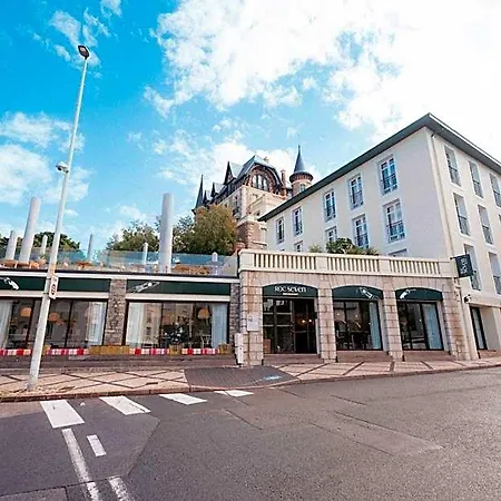 Roc Seven Hotel